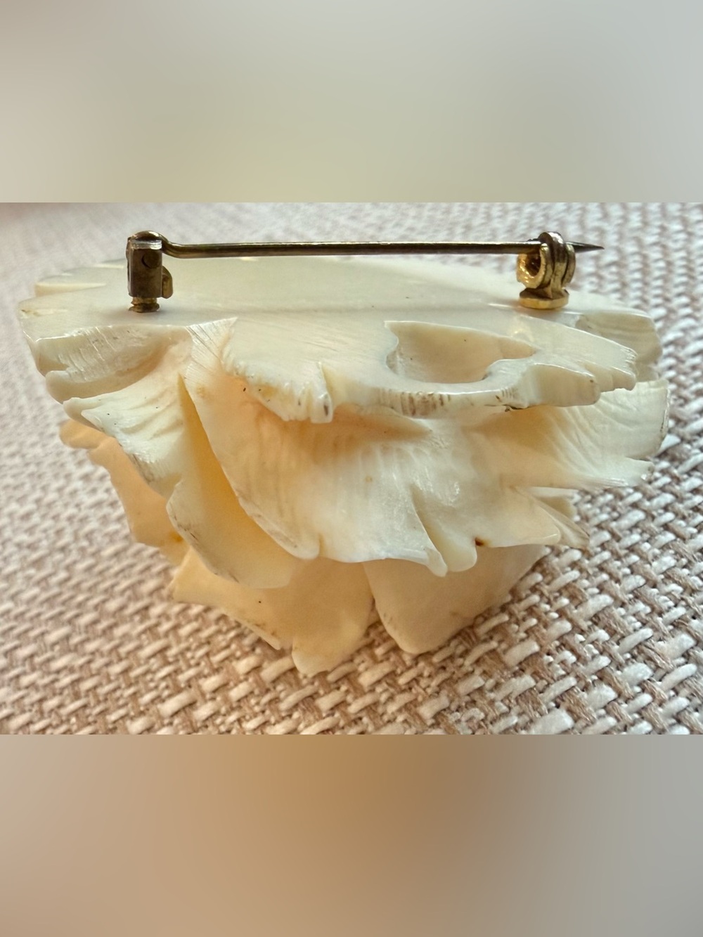 Carved Cream Rose Celluloid Very Vintage Brooch - Picture 11 of 14